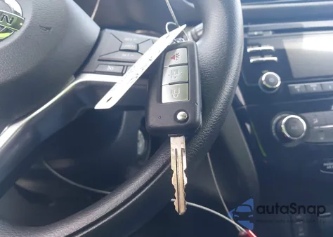 2018 Nissan Rogue Sport S z USA, uszkodzony, nr VIN JN1BJ1CP3JW154532